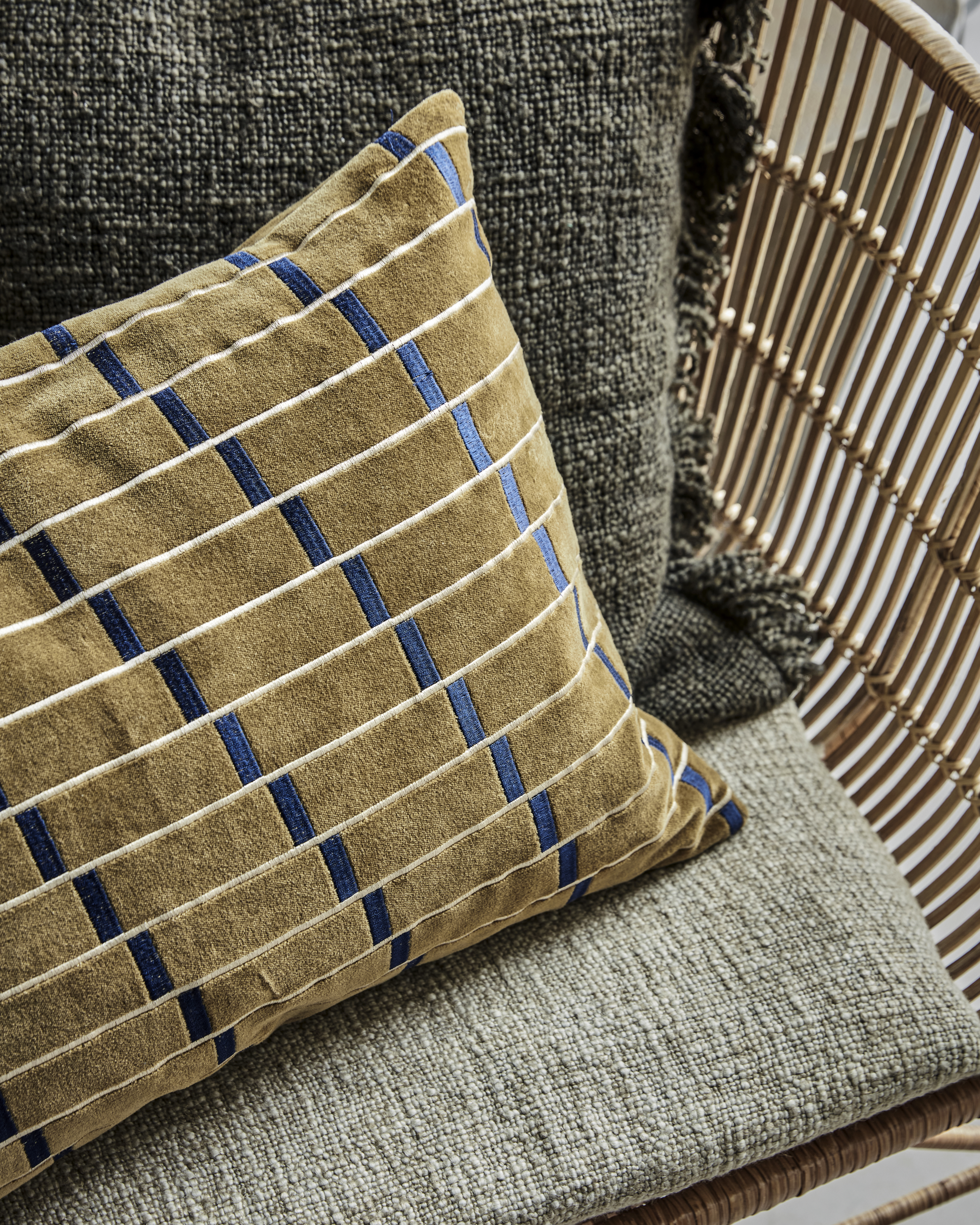 Pudebetræk, Gona, Amber