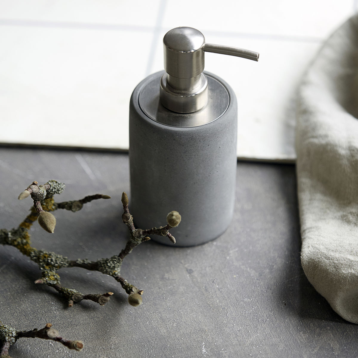 Cement Sæbedispenser, H 17,1 cm