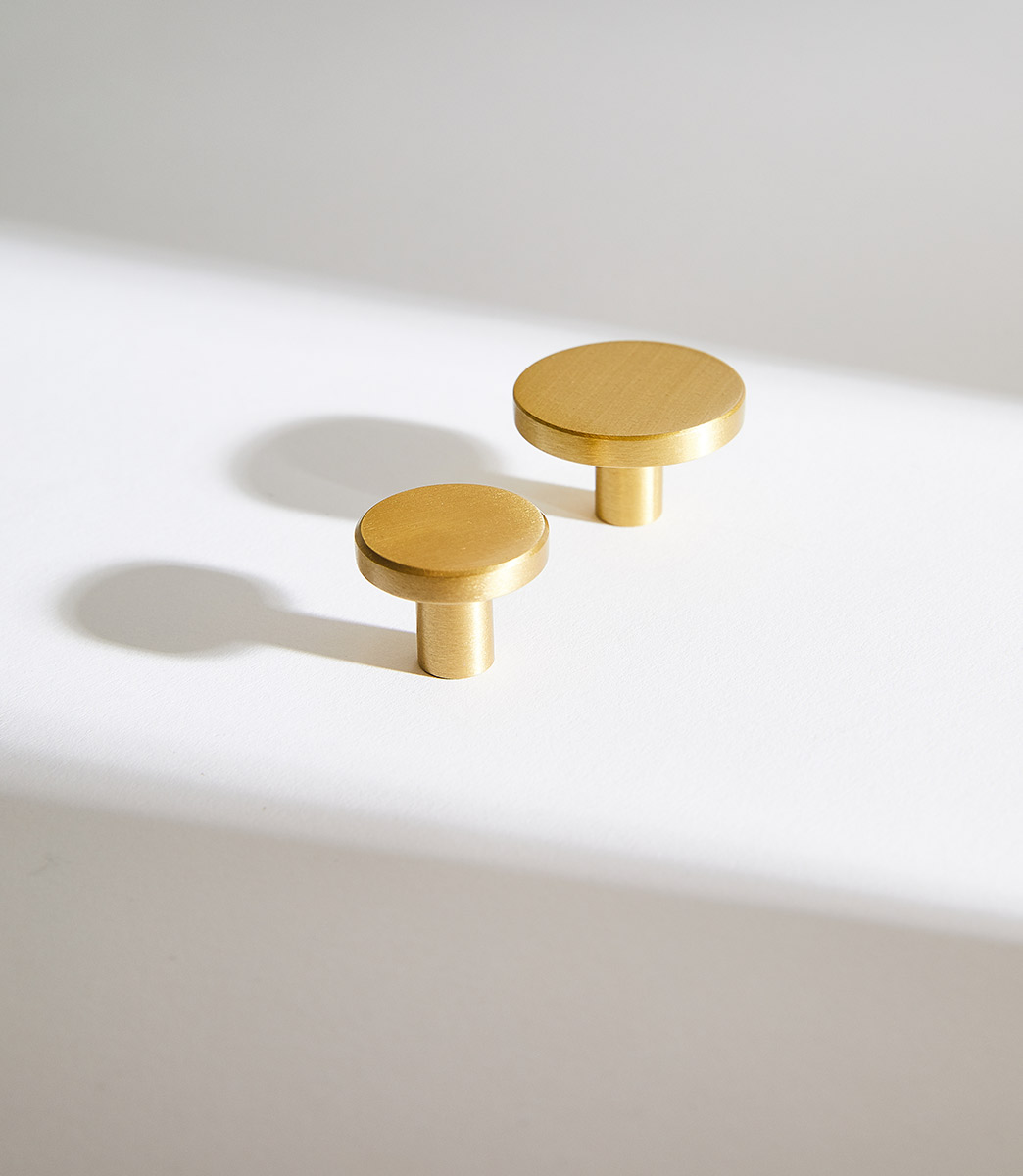 MOUD Home DOT messing knage - Ø2,5 cm