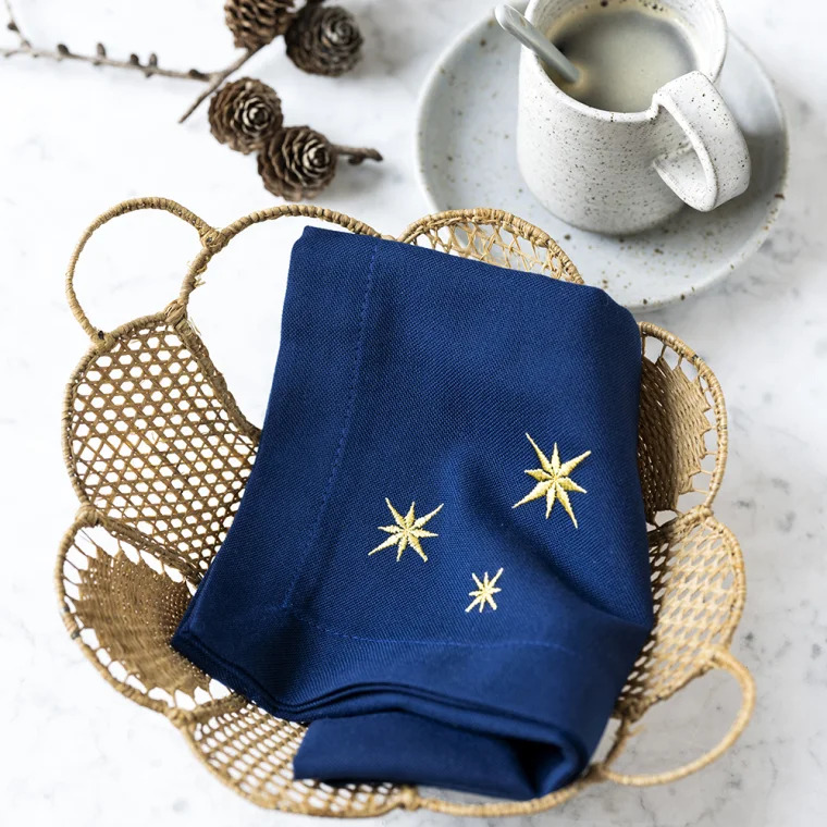 Blå serviet med stjerner, 50x50cm
