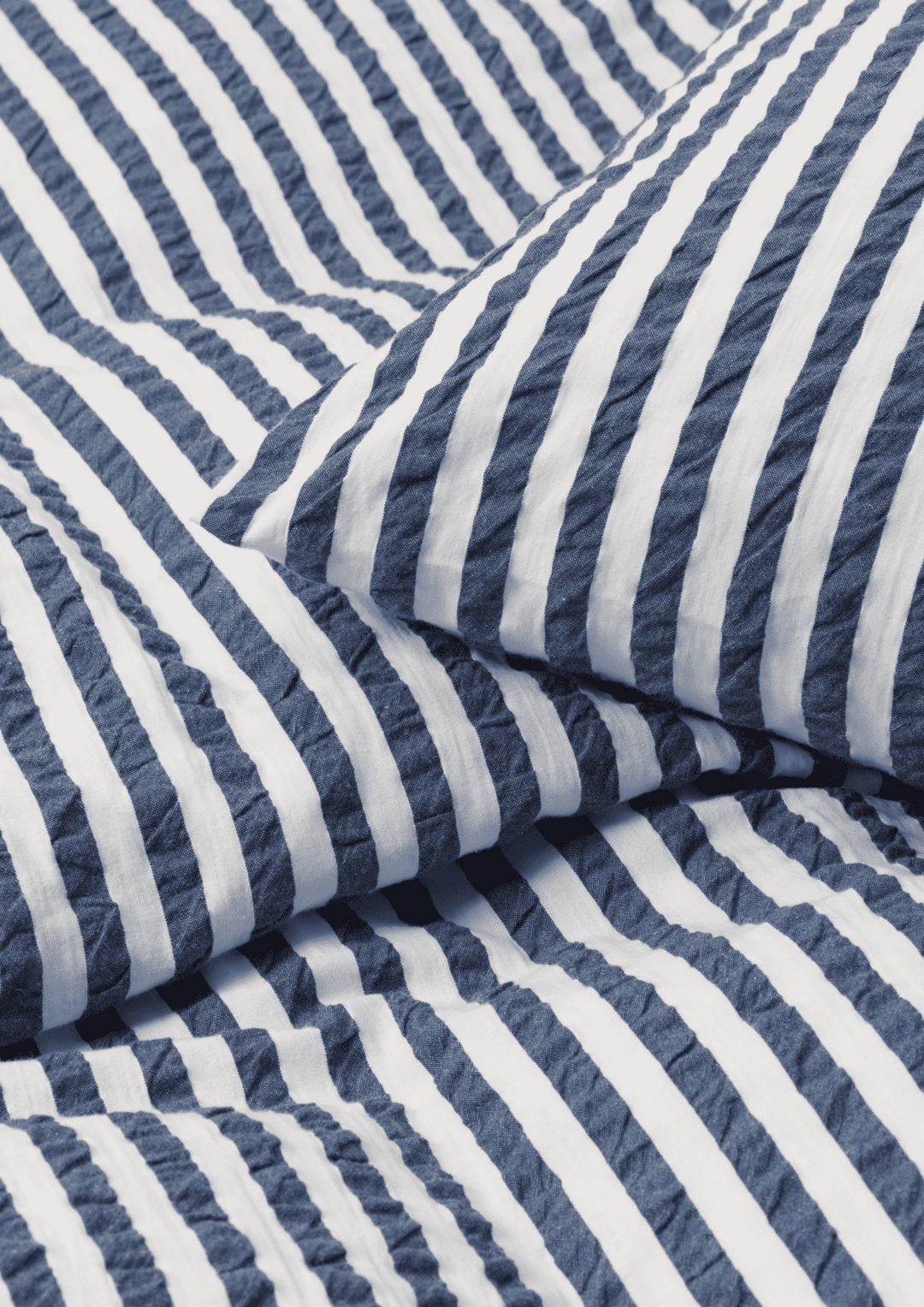 Bæk & Bølge Lines Sengetøj 200x220 cm mørk blå/hvid*