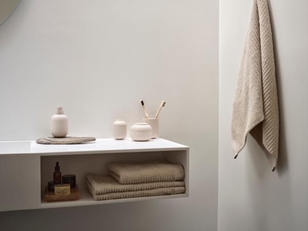 Zone Denmark Support Mural UME - Métal Mat Pour Distributeur Savon Ou Gobelet Brosse à Dents - Salle De Bain Design Scandinave