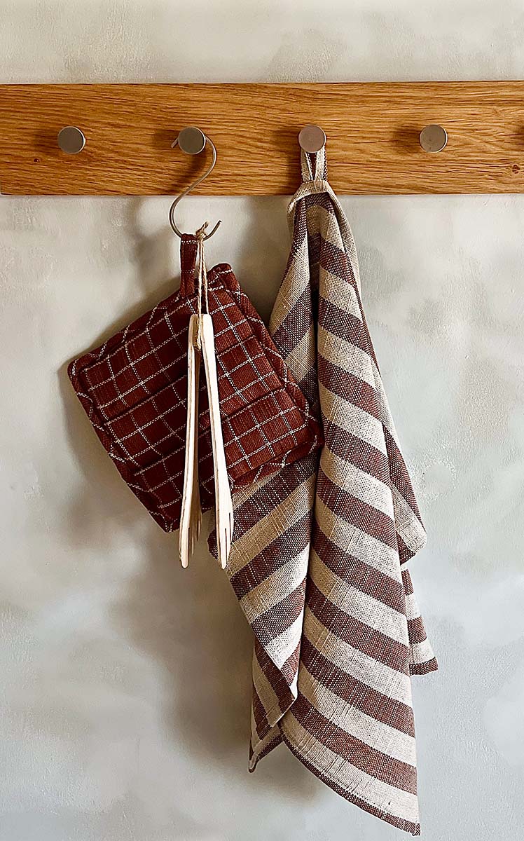 MOUD Home NORDIC viskestykke - sand/brun striber