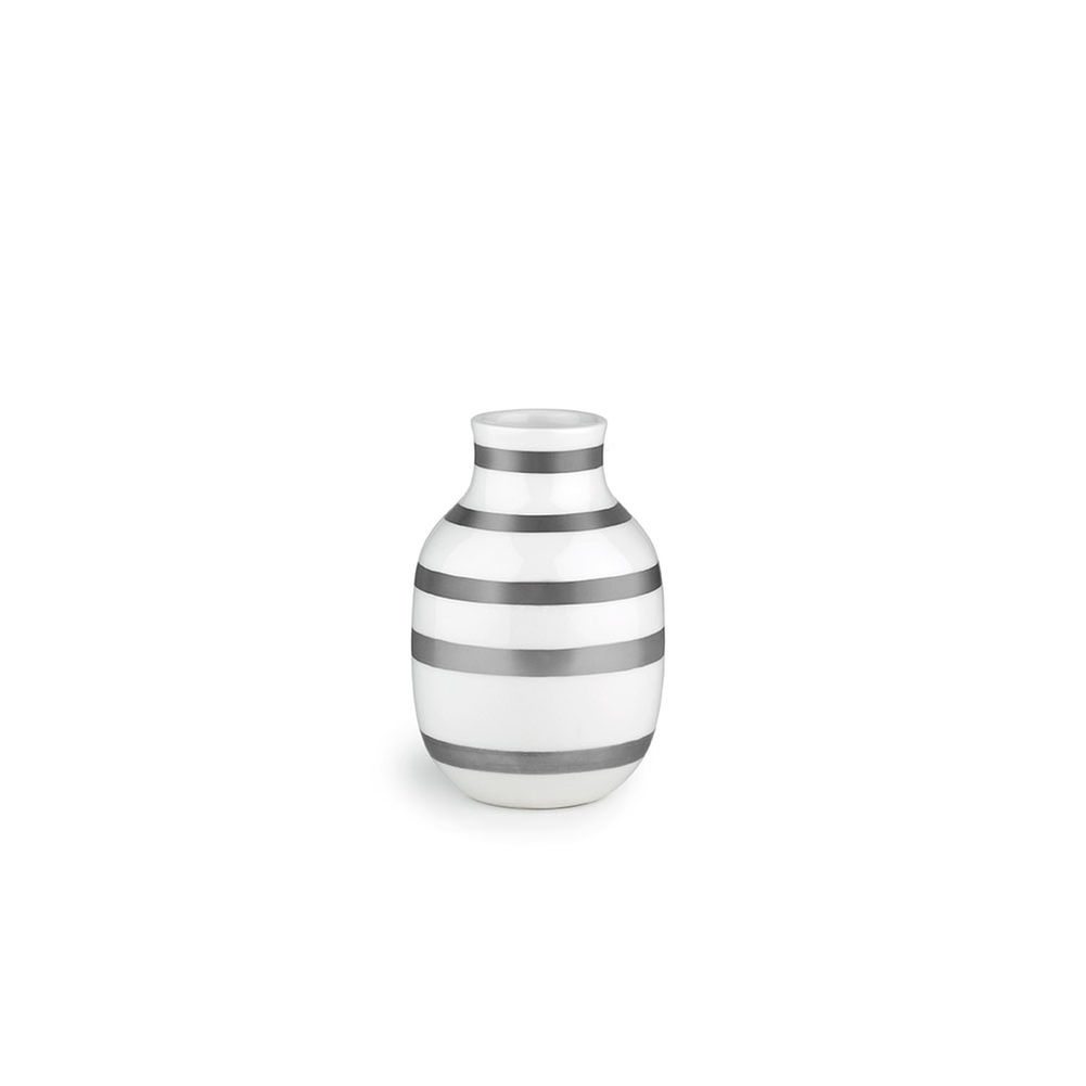 Se Omaggio Vase Sølv lille - H125 hos Rikki Tikki Shop