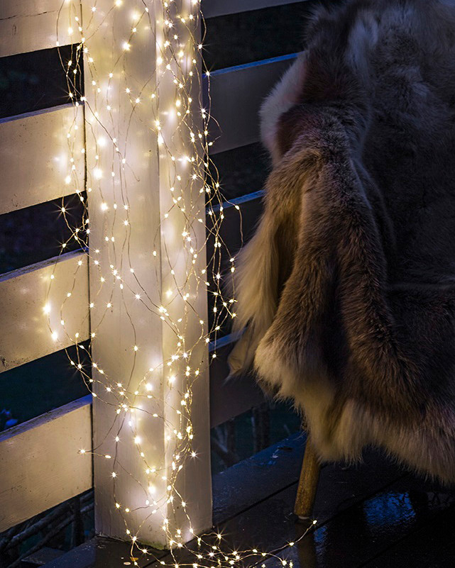 Se Sirius lyskæde med 200 LED-lys - Knirke - Klar/sølv hos Rikki Tikki Shop