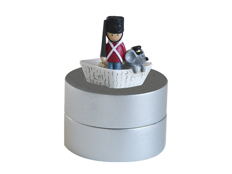 Kids by Friis Tandæske - 4,5x4,5x5,5 cm - Den Standhaftige Tinso