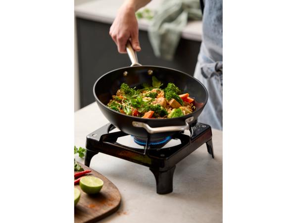 Pillivuyt Gourmet Travo Wok keramisk non-stick Dia 28 cm Sort * Pillivuyt Gourmet Travo Wok keramisk non-stick Dia 28 cm Sort *
