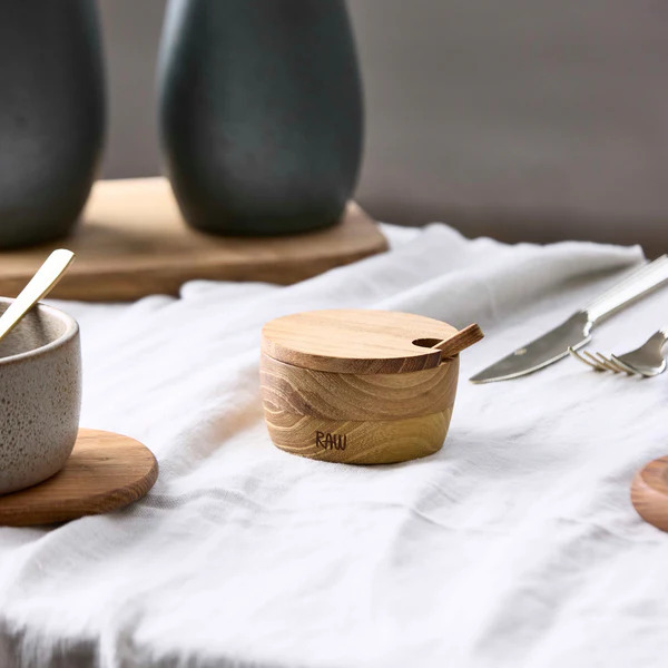 RAW Teak saltkar med låg + ske