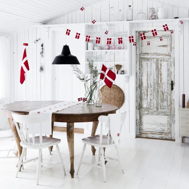 Langkilde & Søn Lille flagranke med 10 dannebrogsflag Langkilde & Søn Lille flagranke med 10 dannebrogsflag