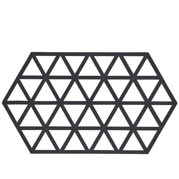 Se ZONE Denmark - Zone Triangles Bordskåner 24 x 14 x 0,9 cm Black hos Rikki Tikki Shop