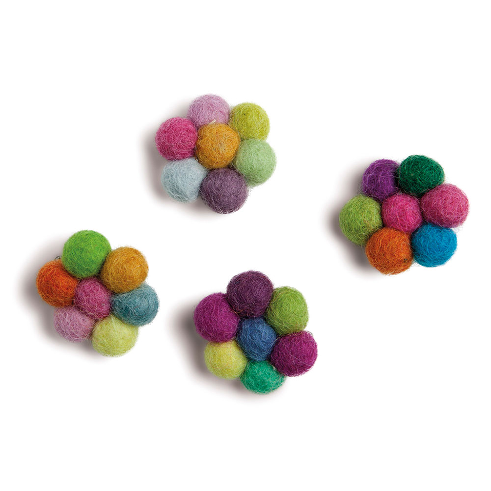 Broche, små filt kugler, 4 stk Broche, små filt kugler, 4 stk