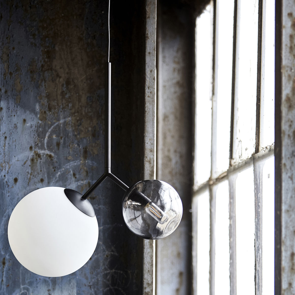 Lampe, Twice, Sort