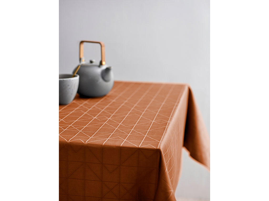 Södahl Refined Dug, 140 x 320 cm, damask clay* Södahl Refined Dug, 140 x 320 cm, damask clay*