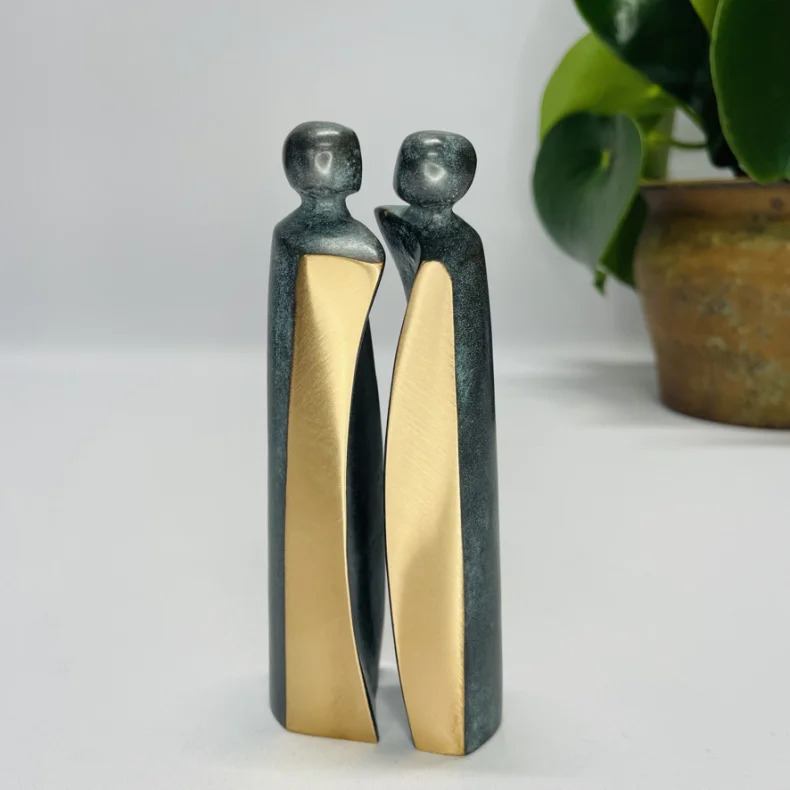 Bronzefigur Enhed 13 cm. Figur kærlighed 1499,- kr. Bryllupsgave romantisk. Gave til par.