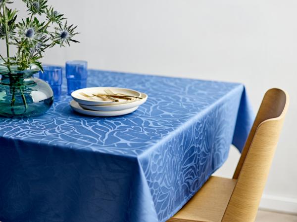 Södahl Abstract leaves Damask Dug 140 x 320 cm Blue*