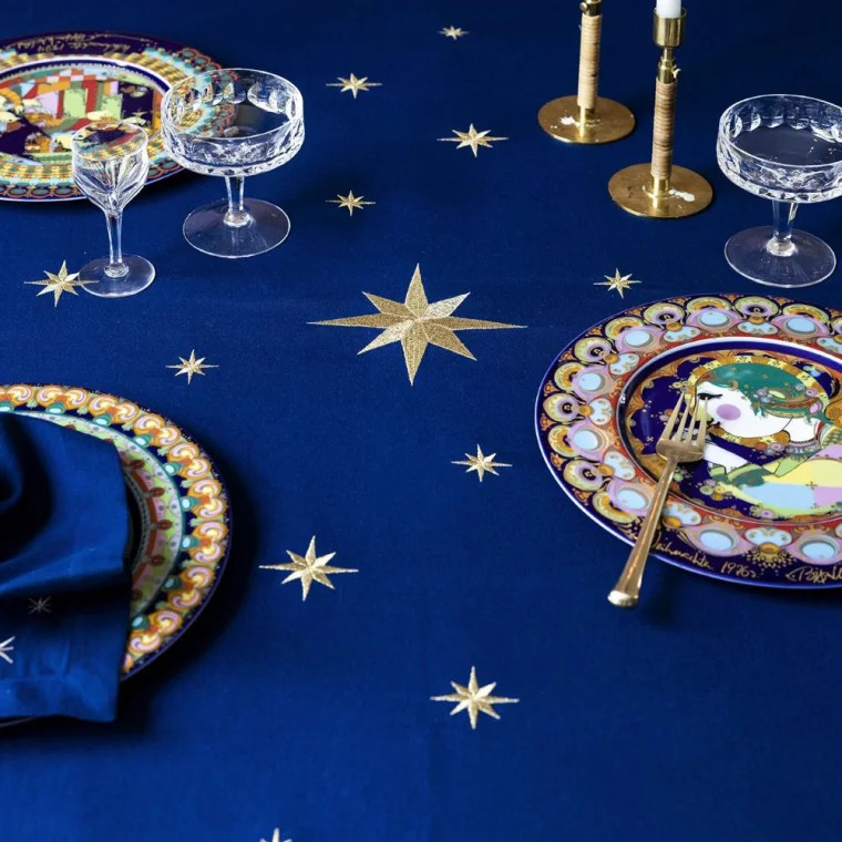 Langkilde & Søn - Blå dug med stjerner, 135x240cm