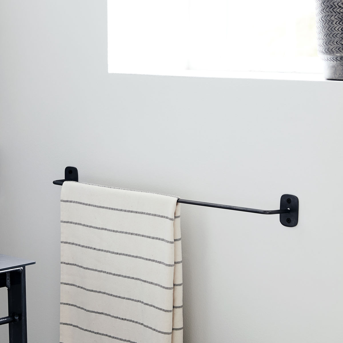 Håndklædestang, Pati, L 60 cm, sort antik* Håndklædestang, Pati, L 60 cm, sort antik*