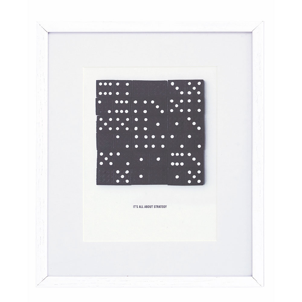 Illustration, Domino, hvid, egetræsramme* Illustration, Domino, hvid, egetræsramme*