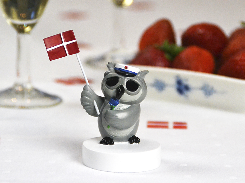 Bordflag, ugle med blå rose