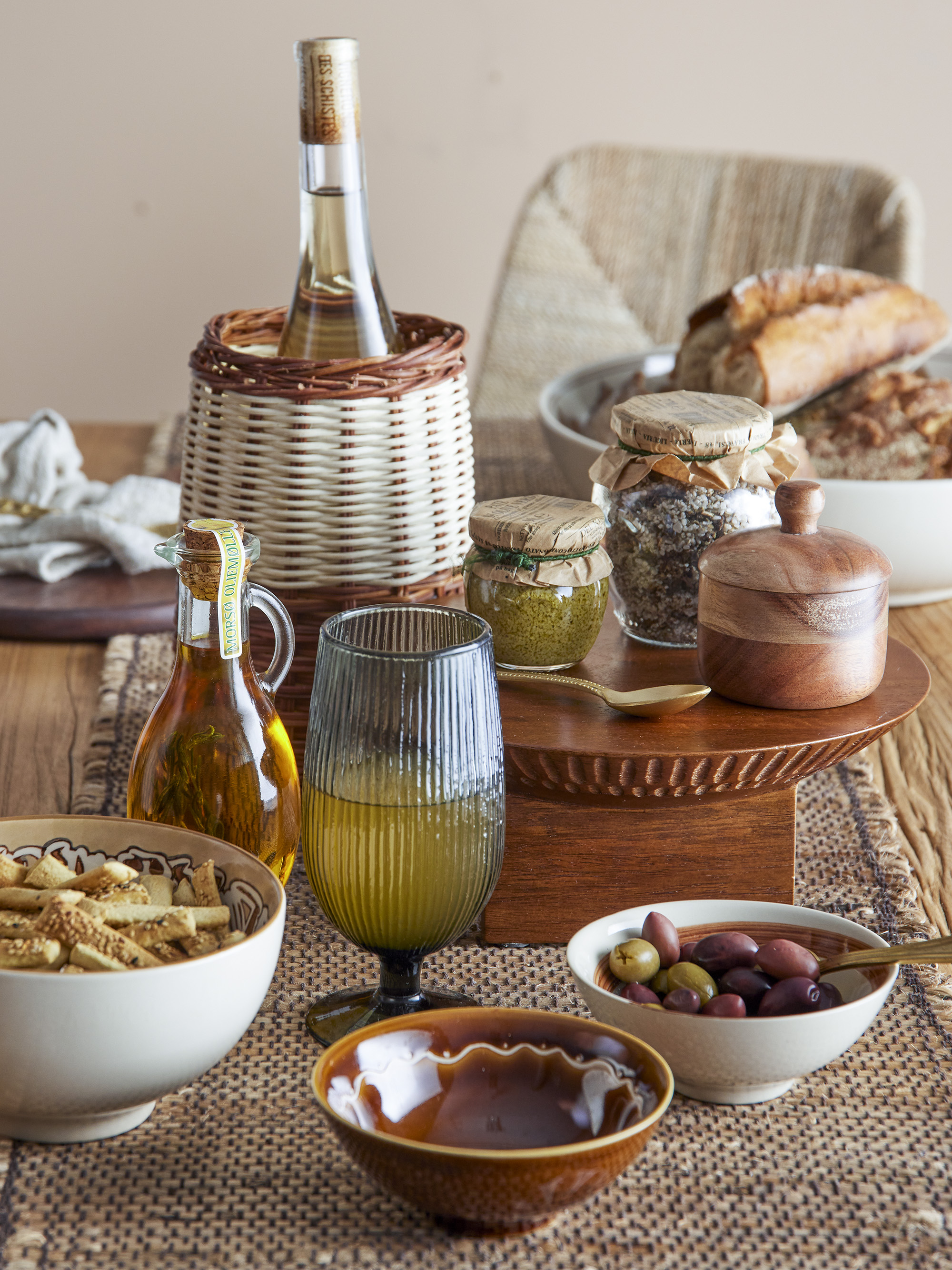 Miho Kagefad , Brun, Mango