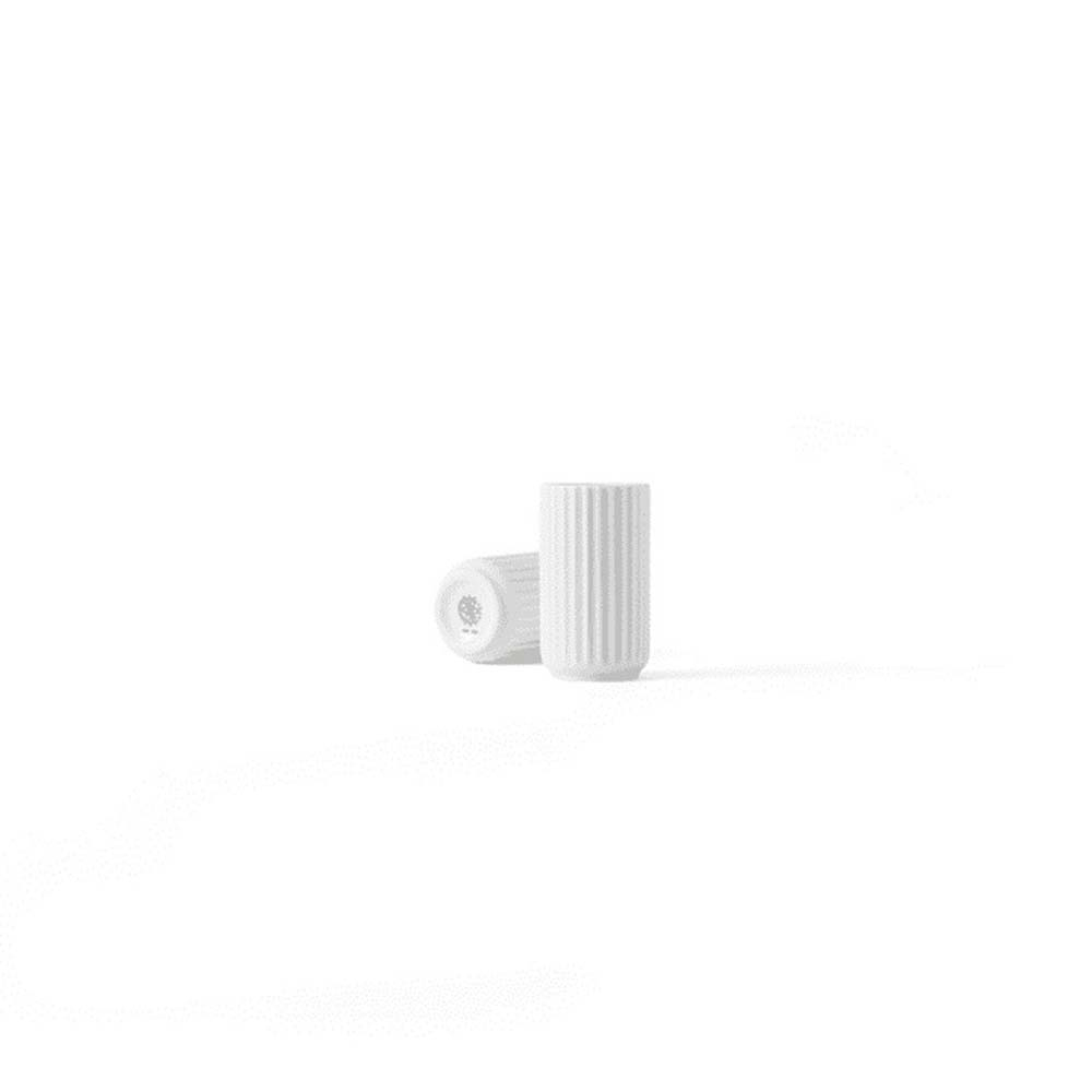Se Lyngby Porcelæn - Lyngby Vase H6.5 hvid porcelæn hos Rikki Tikki Shop