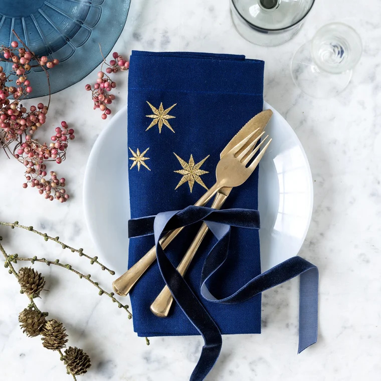 Blå serviet med stjerner, 50x50cm