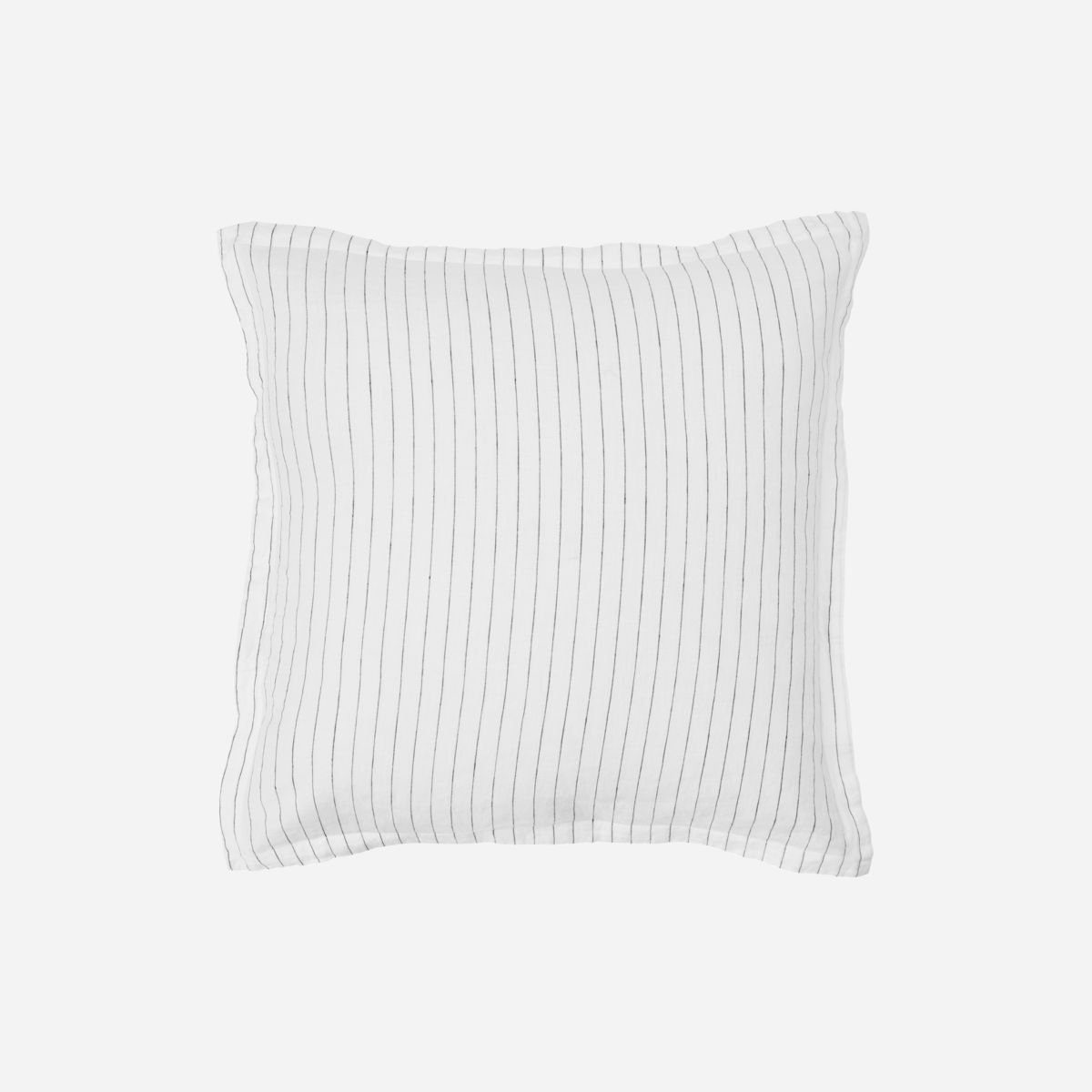 Pudebetræk byNORD Gunhild 60x60 cm stonewash hør hvid med mørke nålestriber