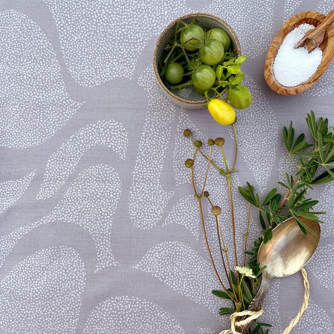 Akryldug med antiskrid – River Granite  – Notes by Susanne Schjerning Akryldug med antiskrid – River Granite  – Notes by Susanne Schjerning