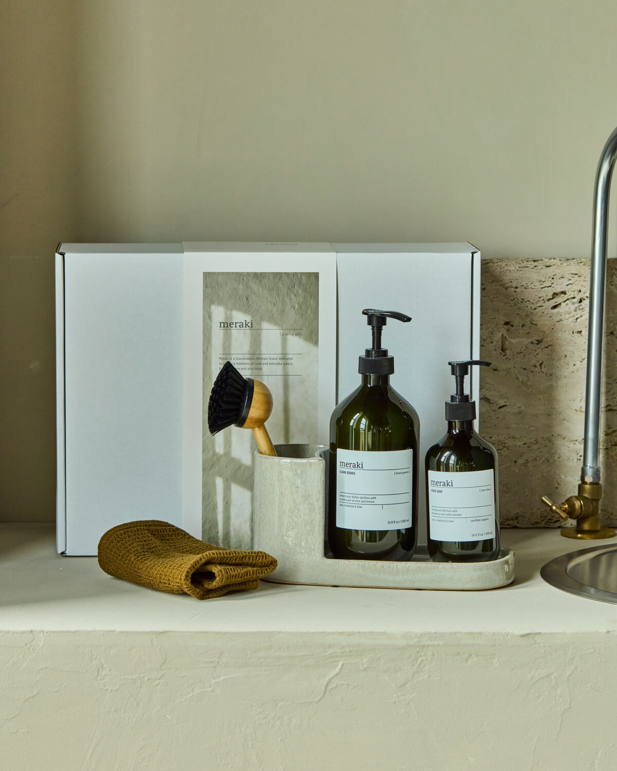Gift boxCH, Grey Holder + Nature Brush + Anti-Odour Hand Soap, Forest Garden Dish Wash, 1000|490 ml|ml