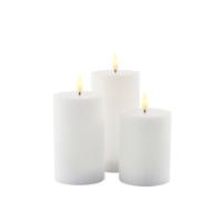 Smilla Genopladelig bloklys 10, 12,5 og 15 cm 3 stk. sæt, hvid Smilla Genopladelig bloklys 10, 12,5 og 15 cm 3 stk. sæt, hvid