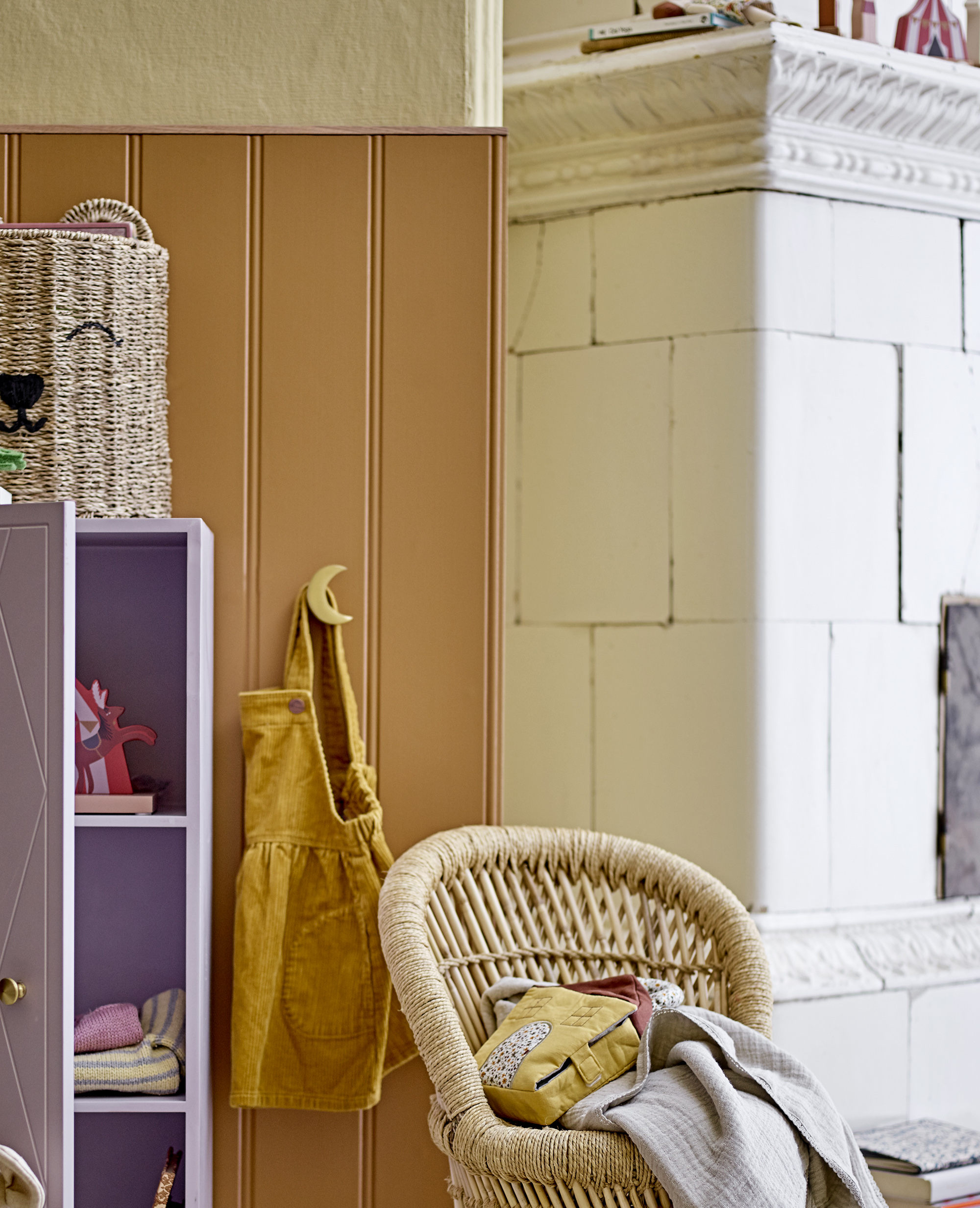 Nell Skab, Lilla, MDF