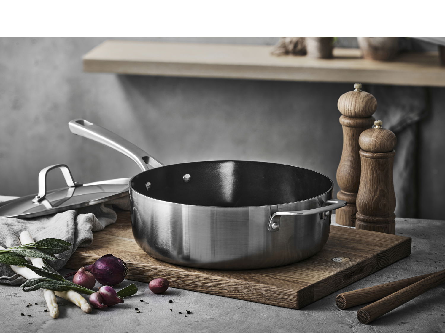 Pillivuyt Gourmet Divette Sauterpande keramisk non-stick 26 cm, Silver metalic