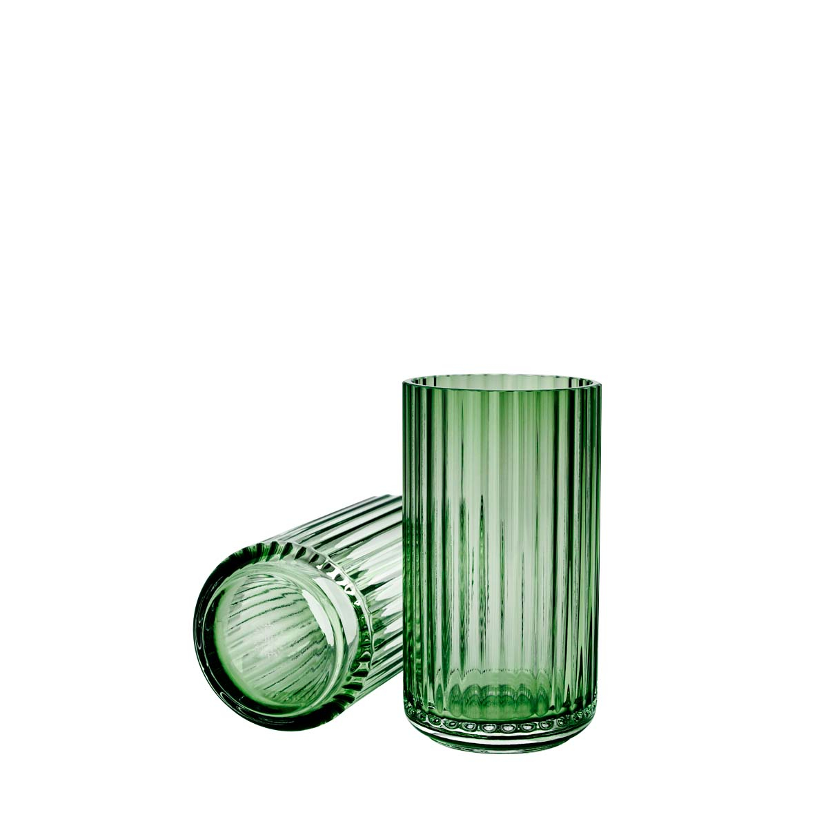 Se Lyngby Porcelæn - Lyngbyvase H20 copenhagen green mundblæst glas hos Rikki Tikki Shop