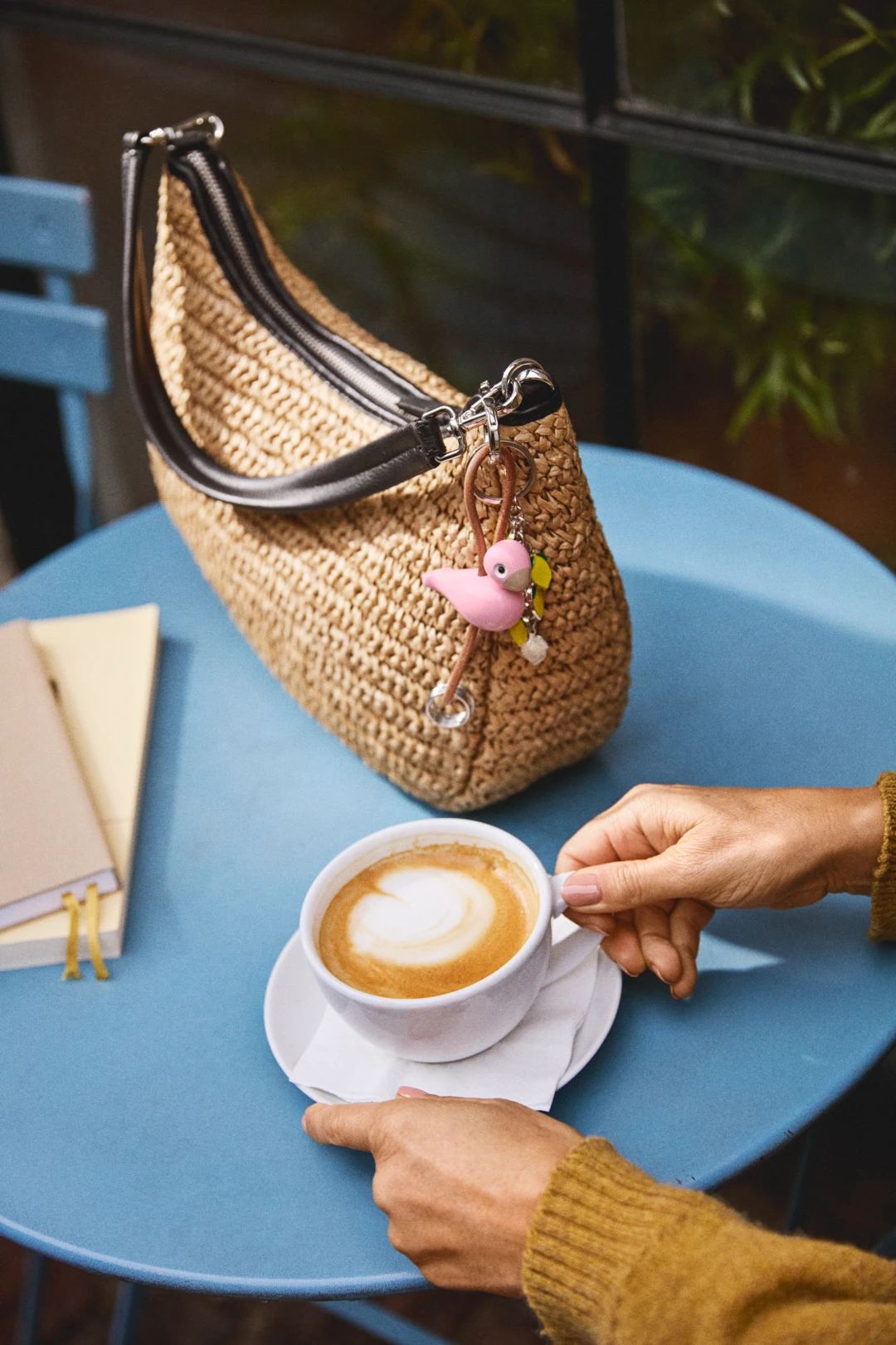 Kay Bojesen Fugl sølvtonet metal nøglering med naturlæder rosa
