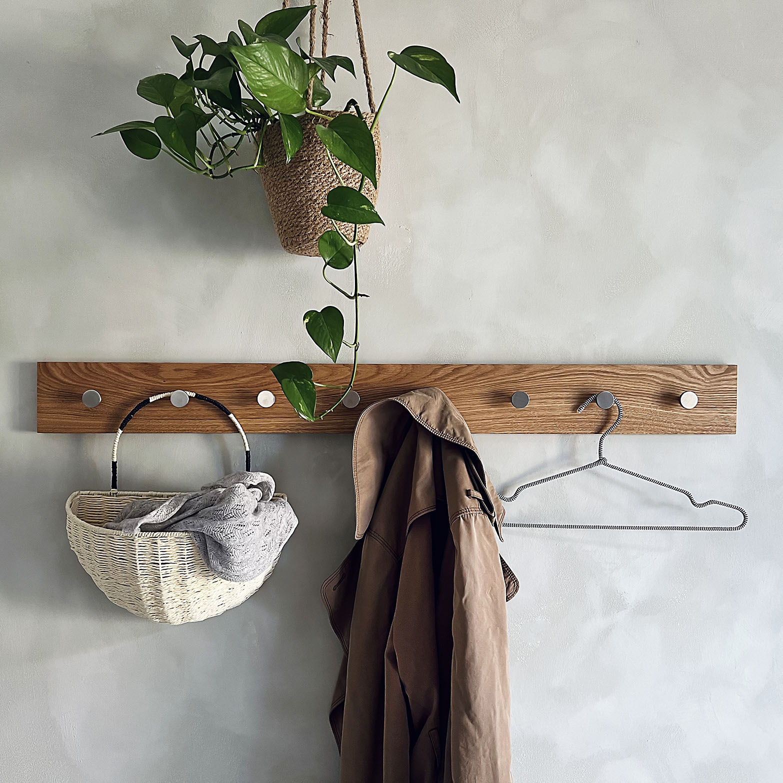 MOUD Home OAK Knagerække Egetræ Med Stål Knager - 100 cm MOUD Home OAK Knagerække Egetræ Med Stål Knager - 100 cm
