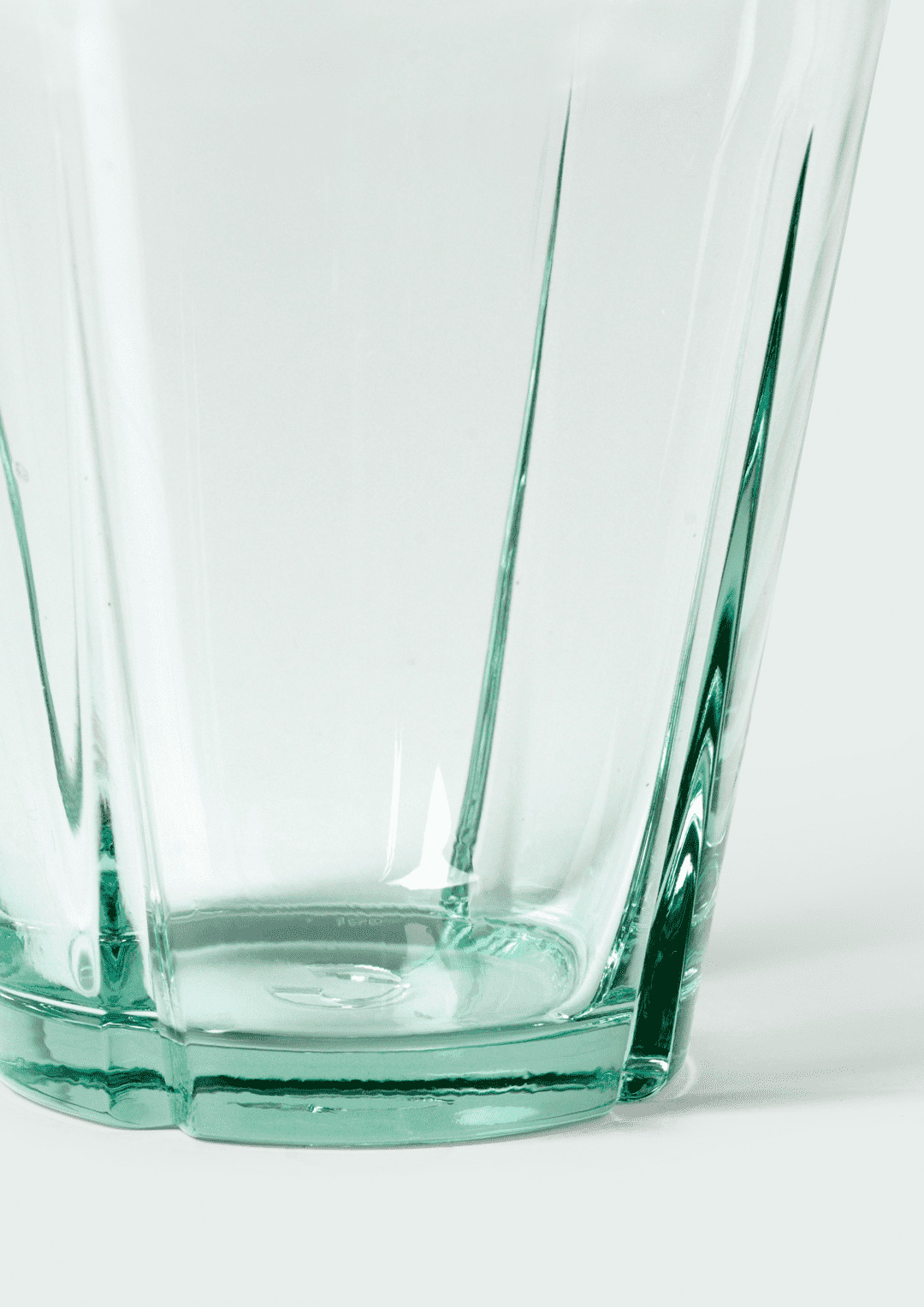 Grand Cru Recycled Vandglas 26 cl klar grøn 4 stk* Grand Cru Recycled Vandglas 26 cl klar grøn 4 stk*