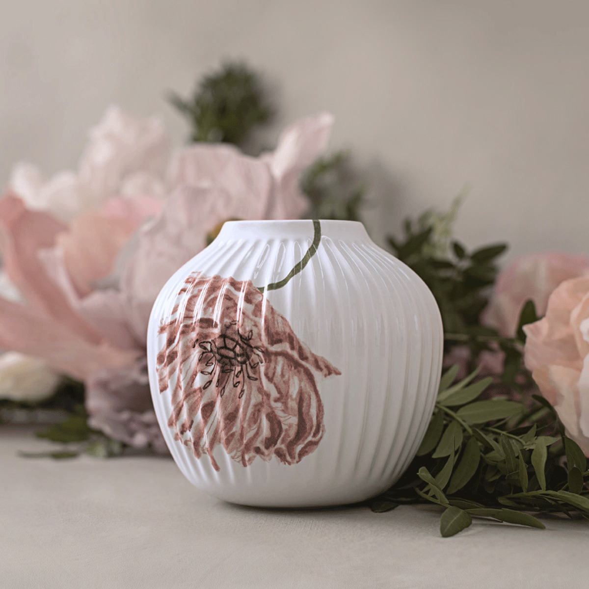 Hammershøi Poppy Vase H13 cm hvid Hammershøi Poppy Vase H13 cm hvid