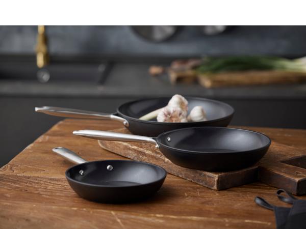 Pillivuyt Gourmet Travo Stegepande keramisk non-stick Dia 20 cm Sort Pillivuyt Gourmet Travo Stegepande keramisk non-stick Dia 20 cm Sort