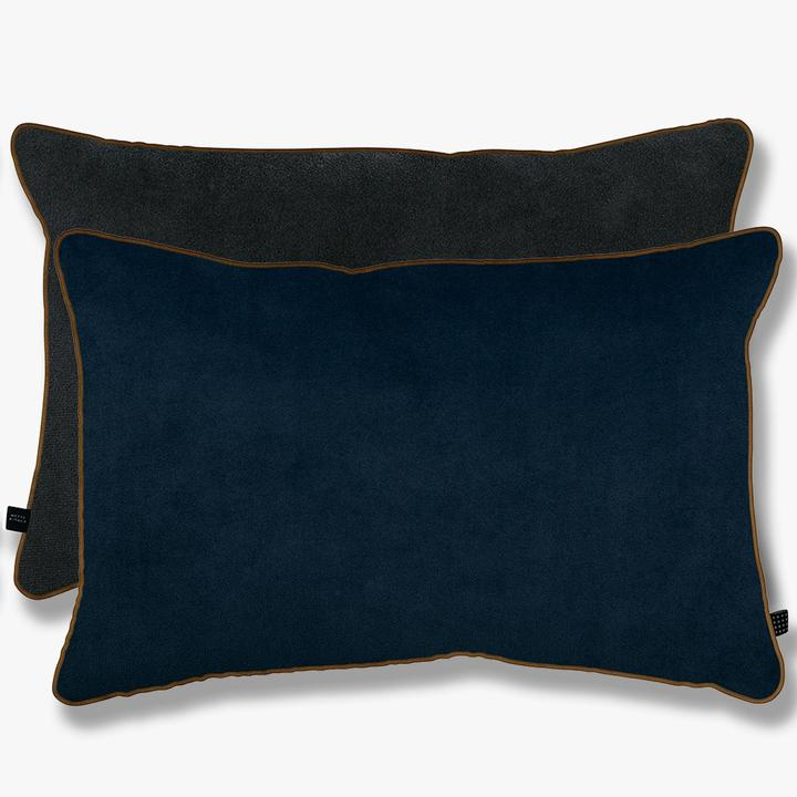 Mette Ditmer BLOCK Pudebetræk, dark blue/dark grey, 40 x 60 cm* Mette Ditmer BLOCK Pudebetræk, dark blue/dark grey, 40 x 60 cm*