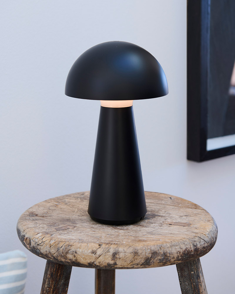 Sirius Sam Genopladelig Lampe, H28 cm, sort Sirius Sam Genopladelig Lampe, H28 cm, sort