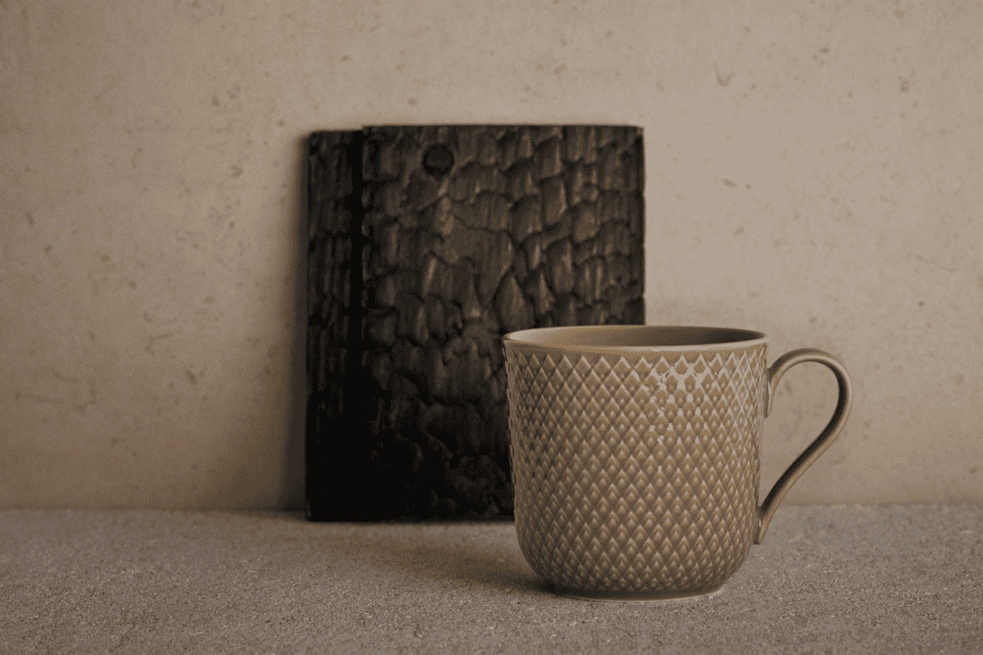 Rhombe Earth Krus med hank 39 cl clay