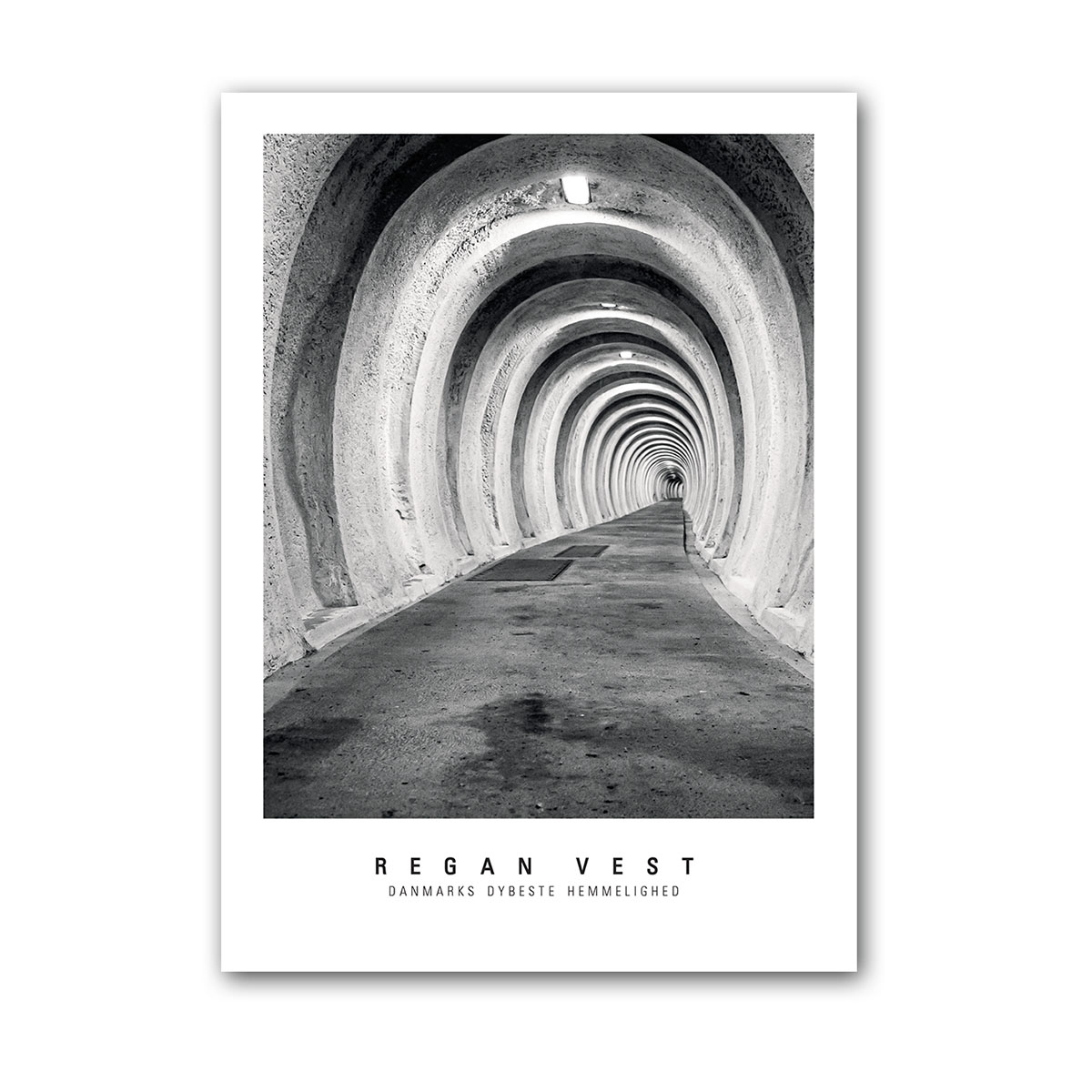 Regan Vest Plakat 50x70 cm - Danmarks dybeste hemmelighed sort/hvid