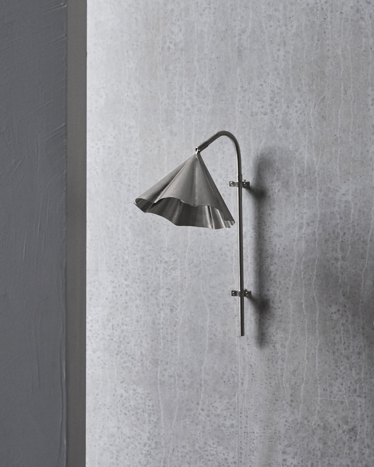 Væglampe, Flola, Brushed silver finish