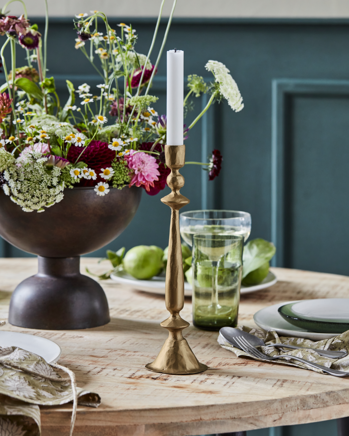 House Doctor - Lysestage, Lumi, Antik guldfinish