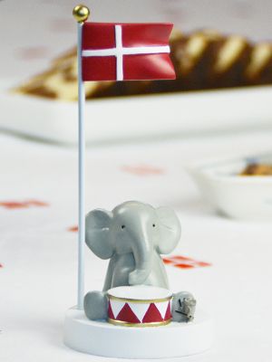Bordflag, elefant med tromme